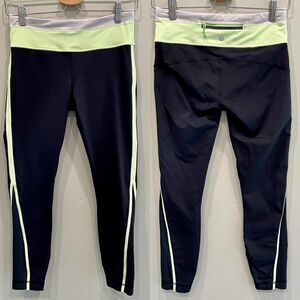 Lululemon Mid Rise Black Crop Leggings - Size: 6